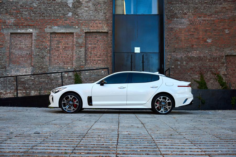  Kia Stinger GT 2018 года  (ZA) (фото 24 из 40)